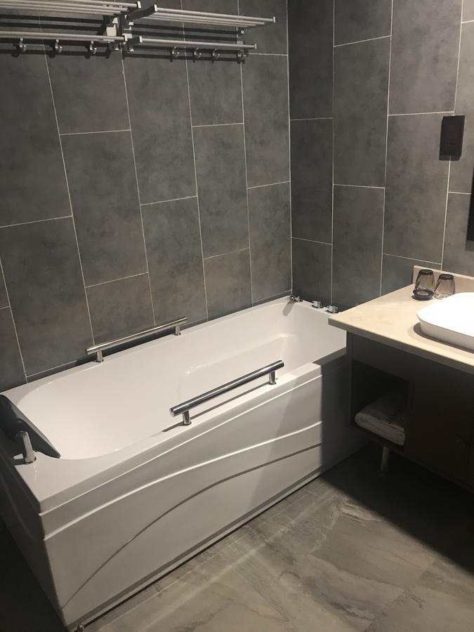 Manxin Hotel Shanghai Xujiahui Exteriör bild