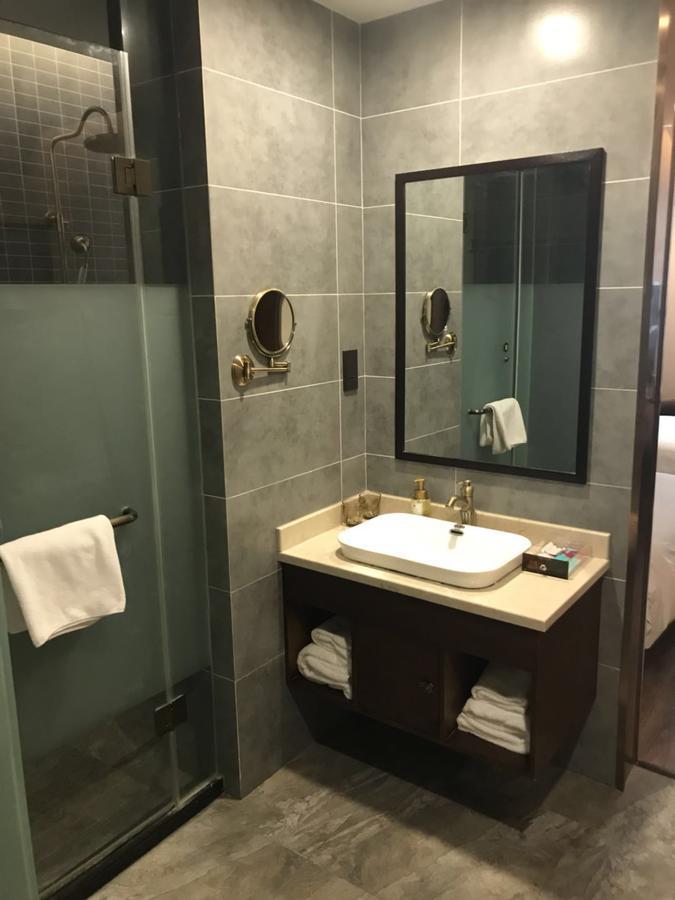 Manxin Hotel Shanghai Xujiahui Exteriör bild