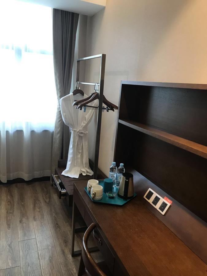 Manxin Hotel Shanghai Xujiahui Exteriör bild